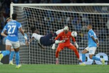 موجز الصباح:فاتو يرفض الاعتراف برومان راينز، كريستيانو يشعل الاجواء قبل مواجهة الهلال، تعادل توتنهام وليدز، خسارة نابولي امام بولونيا، تعادل جيرونا وفاليكانو، اوكلاهوما ينهي آمال الليكرز وليبرون وكليفلاند يعادل السلسلة مع ديترويت