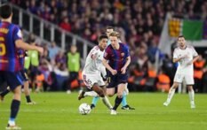 دي يونغ: برشلونة ما زال في الصدارة ولن نتخلى عن هويتنا