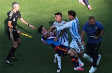 عقوبات مرتقبة تطال لاعبي الأرجنتين عقب أحداث مباراة إسبانيا