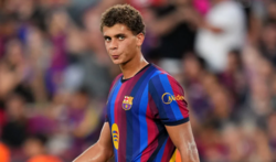 برشلونة يكافئ المصري حمزة عبد الكريم