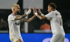 نيمار يقود سانتوس لقلب الطاولة أمام ماكارا في كأس سوداميركانا