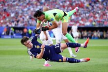 ياسين بونو يدخل تاريخ كأس العالم بعد الفوز امام اسكتلندا