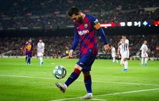 ت1:برشلونة يخطف الصدارة، ليفربول يبتعد، هاميلتون قريب من اللقب وايقاف المنافسات المحلية 