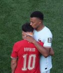 لاعبو فرنسا يواسون حكيمي ودياز