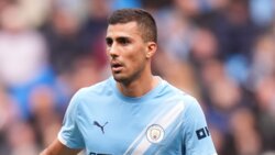 مدرب مانشستر سيتي يعلّق على شائعات رحيل رودري