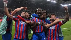 موجز الصباح: كريستال بالاس بطلا" لدوري المؤتمر الاوروبي، بيريز يواصل هجومه الحاد، برشلونة يسعى لاستضافة نهائي دوري الابطال، مبابي ينوّع من طريقة اهدافه ويامال يعود الى المستطيل الاخضر، ديوكوفيتش يعبر في رولان غاروس، فوز مثير للحكمة على الهومنتمن