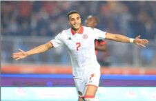 استبعاد العاشوري من معسكر تونس بعد نقاش مع المدرب