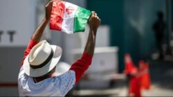 مشجعان إيرانيان يحلمان بمواجهة تاريخية بين إيران وأميركا في مونديال 2026