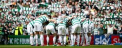 احتفال لاعبو سلتيك بلقب الدوري الاسكتلندي