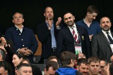 الأمير ويليام يحتفل بفوز أستون فيلا بلقب الدوري الأوروبي