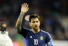 ميسي يحمل الارجنتين الى النهائي ويحطم رقم باتيستوتا