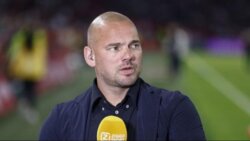 شنايدر ينتقد تعيين تشافي مدربًا لمنتخب هولندا