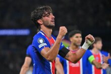 فيران توريس يتألق بهاتريك في ظهوره الأول بدوري الابطال