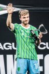 انتهاء موسم لاعب سياتل دي لا فيغا