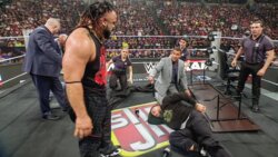 عرض الرو: فاتو يواصل تفوقه على رومان راينز قبل مواجهتهما في BACKLASH