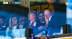 انتقاد الماني لطريقة تقديم كأس العالم إلى ترامب في مدرجات النهائي