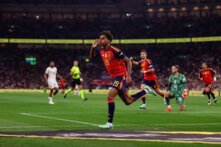 موجز المساء: اسبانيا تعزز سجلها المثالي وزوبعة داخل معسكر مصر، ازمة بين فرنسا وريال مدريد بطلها مبابي، تعادل ليتوانيا واذربيجان في دوري الامم الاوروبية، الصين تعزز صدارتها لجدول ميداليات الالعاب الاسيوية، وديا" نيوزيلندا تكتسح الصين