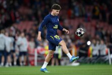 برشلونة يرفض الاستسلام ويحاصر اتلتيكو مدريد!