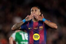 رافينيا: ليفاندوفسكي يستحق التكريم وفخورون بما قدمه لبرشلونة