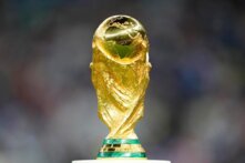 موجز المساء: مقترح تاريخي لزيادة عدد المنتخبات في مئوية كأس العالم، نوتنغهام يفاجئ تشيلسي، مبابي تحت المراقبة، انجاز نادر للنجم بودولسكي، سينر وسابالينكا يتصدران جدول التصنيف