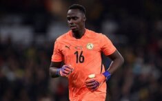 ميندي يتفوق على بونو ويفوز بجائزة القفاز الذهبي في دوري روشن السعودي