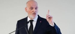 تيباس يفجّرها: الذكاء الاصطناعي سيدخل التحكيم في الليغا الموسم المقبل