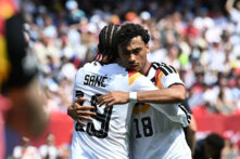 ساني يتأثر بغياب كارل عن كأس العالم بسبب الإصابة