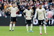 ماذا يحصل في مانشستر يونايتد ؟ 