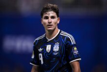 برشلونة يتمسك بأمل ضم الفاريز