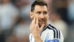 موجز المساء:الأقل ركضاً والأعلى فاعلية..ميسي يجمع بين النقيضين، لام يطالب بمحاسبة ناغلسمان ورومانو يعلن اقتراب كلوب مدربا" للمانشافت، ديشان الاكثر تحقيقا" للانتصارات في كأس العالم، صلاح مطلوب في الاهلي السعودي
