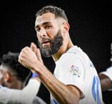 بنزيما يقرر الرحيل عن الهلال السعودي