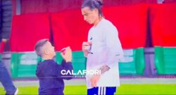 كالافيوري يهدي قميصه بعد مباراة تركيا