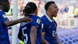 إيتو: مبابي لا يحظى بالتقدير الكافي بسبب لون بشرته
