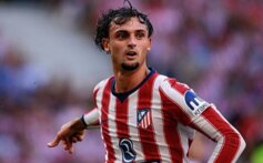 بوبيل يغادر تدريبات إسبانيا بسبب آلام في القدم