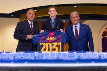 برشلونة يعلن رسميا تعاقده مع غوردون حتى 2031
