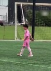 ابن ميسي يسحر المتابعين بلمسات كروية وحركات مطابقة لوالده