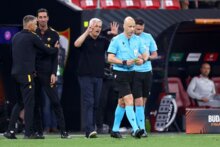 جماهير روما تسخر من اعتزال الحكم أنطوني تايلور