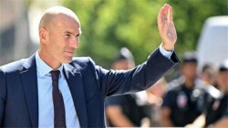 انجاز مميز لزيدان مع منتخب فرنسا قبل اول مباراة له