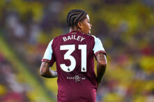 روما يعلن عن قطع إعارة بايلي من أستون فيلا