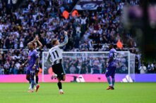 بورنموث يدخل تاريخ البريمييرليغ بسجل سلبي بعد تعادل نيوكاسل