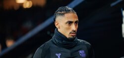 رافينيا متمسك بالبقاء في برشلونة