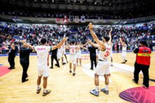 موجز الصباح:منتخب لبنان يتفوق على كوريا الجنوبية، برشلونة يتفوق على بلباو، تشيلسي يعبر في كأس الرابطة، تأهل بنفيكا وسالزبورغ في الدوري الاوروبي وتأهل اياكس وفرايبورغ في دوري المؤتمر، حرب التصاريح اندلعت بين الاتلتيكو وبرشلونة