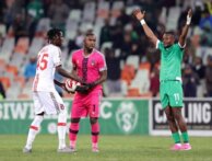 طرد غريب لحارس غالاكسي في الدوري الجنوب افريقي