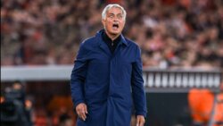 مورينيو يتلقى أول بطاقة صفراء له مع ريال مدريد