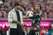 كومباني يشيد باوليسيه: لاعب متكامل داخل الملعب وخارجه