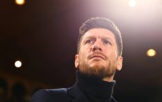 بوكونيولي يبدأ حقبة جديدة مع اسكتلندا خلفًا لكلارك