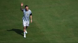 ميسي يكشف عن قميص مباراته الأخيرة مع الأرجنتين
