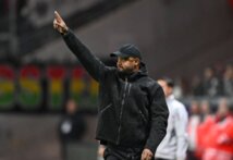 كومباني يبرر التدوير ويشيد بمرونة أوليسيه