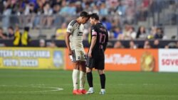 فرض غرامة على ميسي بعد الاعتداء على لاعب فيلادلفيا