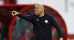 مدرب منتخب مصر يحسم الجدل بشأن خطوبته